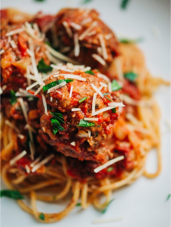 Slow Cooker Spaghetti and Meatballs in the Instant Pot